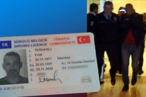 Taklit edilemez denen &ccedil;ipli ehliyetin sahtesiyle yakalandılar!