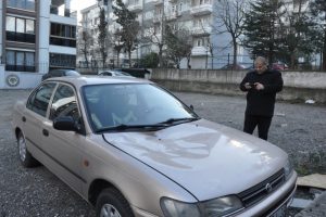 Bursa'da lodos &ccedil;atıları u&ccedil;urdu, ara&ccedil;lara zarar verdi!