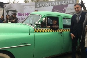 Fatma Girik'e 'Şof&ouml;r Nebahat'li yaş g&uuml;n&uuml;