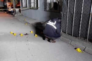 Bursa'da sokak ortasındaki kadını &ouml;ld&uuml;ren kişi yakalandı!