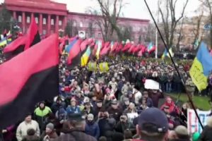 Ukrayna'da Saakaşvili'ye destek g&ouml;sterisi