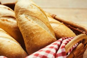 G&uuml;nde 12 milyon ekmek &ccedil;&ouml;pe gidiyor