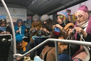 Metrob&uuml;ste 3 saat boyunca &ouml;rg&uuml; &ouml;rd&uuml;ler