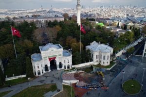 Beyazıt Meydanındaki &ccedil;alışma havadan g&ouml;r&uuml;nt&uuml;lendi