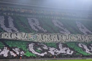 Bursaspor i&ccedil;in 250 kişi hazırladı 23 bin kişi sergiledi