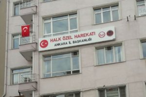 Halk &Ouml;zel Harekat tabela astı!