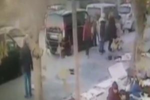 Adres sorma bahanesiyle yaklaştılar...