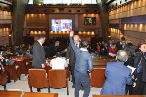 İstanbul Belediyesi'nde olaylı oturum