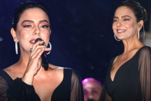 Ebru G&uuml;ndeş konserinde izdiham! Dikkatlerden ka&ccedil;mayan detay...