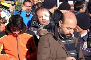 Kayak Milli Takımı se&ccedil;melerinde kavga: 2 yaralı