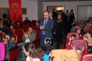 Bursa'da Başkan Aktaş'tan hasta &ccedil;ocuklara moral desteği