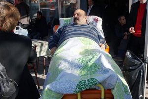 Kazanacağının belli olduğu se&ccedil;ime b&ouml;yle geldi
