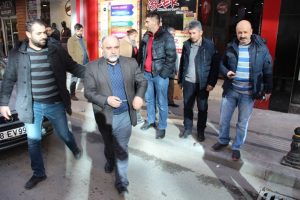 Cemaati uyardı, kendi dolandırıldı