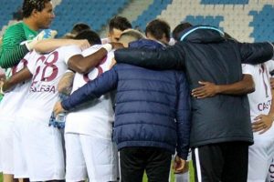 Trabzonspor g&uuml;le oynaya &uuml;st turda