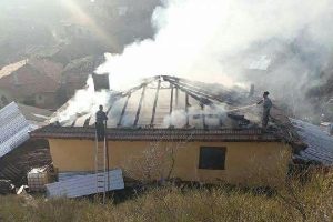 G&ouml;yn&uuml;k'te tek katlı ev yandı