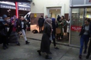 &Ccedil;ok sayıda &ouml;ğrenci zehirlenme ş&uuml;phesiyle hastaneye kaldırıldı