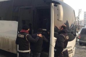 8 ilde FET&Ouml; operasyonu: 15 g&ouml;zaltı