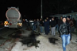 Tanker s&uuml;r&uuml;ye daldı!