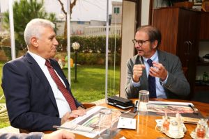 Bursa Nil&uuml;fer Belediye Başkanı Bozbey: Demokrasiyi yerelden g&uuml;&ccedil;lendirme konusunda &ouml;nc&uuml;y&uuml;z