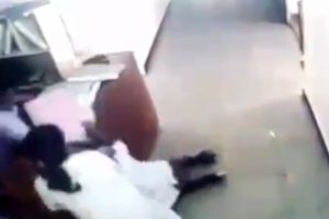 Hemşire hastanede bir anda yere yığıldı