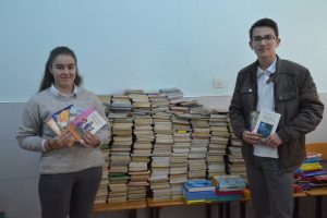 Bursa'dan Bitlis'teki kardeş iki okula yüzlerce kitap