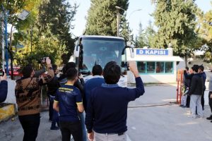 F.Bah&ccedil;e'ye Adana'da s&ouml;n&uuml;k karşılama