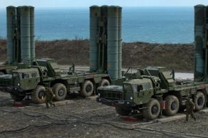 S-400'lerden &ouml;nce Rus askeri gelecek