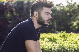 İlyas Yal&ccedil;ıntaş İran'ın popstarı oldu
