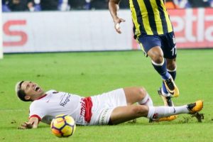 Nasri ilk yarıyı kapattı