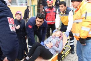 Sigara izmaritinden &ccedil;ıkan &ccedil;ıkan yangında can pazarı