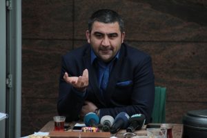 &Ouml;zat: &Ouml;lmem isteniyor, trib&uuml;nden b&ouml;yle bir tezah&uuml;rat va