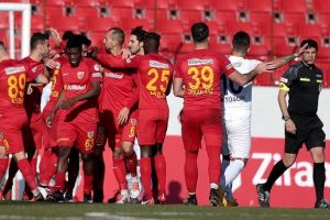 Kayserispor son 16 turuna y&uuml;kseldi