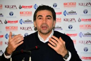&Ouml;zk&ouml;yl&uuml;: "Oyuncu parasını istedi diye k&ouml;t&uuml; adam olmamalı"
