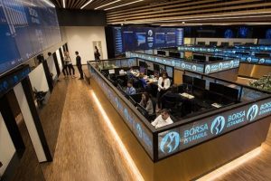 Borsa g&uuml;ne yatay başladı