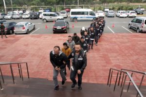 FET&Ouml;/PDY &uuml;yelerini yurt dışına ka&ccedil;ıran &ccedil;ete &ccedil;&ouml;kertildi