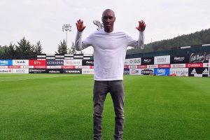 Hutchinson 6. kez yılın erkek futbolcusu se&ccedil;ildi