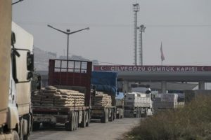 Cilveg&ouml;z&uuml; Sınır Kapısı'nda tır yoğunluğu s&uuml;r&uuml;yor