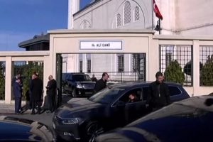 Erdoğan cuma namazını Hz. Ali Camii'nde kıldı