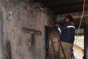 Bursa Mudanya'da evi yanan aileye yardım eli