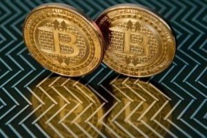 Bitcoin yatırımcılarına uyarı: T&uuml;m paranızı kaybetmeye hazır olun