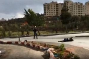 İsrail askerleri g&ouml;stericiyi canlı yayında vurdu!