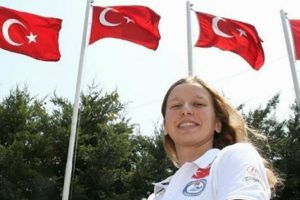 Galatasaraylı y&uuml;z&uuml;c&uuml; Nida Eliz &Uuml;st&uuml;ndağ finalde