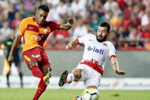 Yekta: Futbolu Antalyaspor'da bırakmak istiyorum