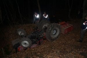 Sakarya'da trakt&ouml;r devrildi: 1 &ouml;l&uuml;