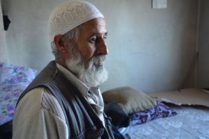 8 &ccedil;ocuğuna bakan babanın &ccedil;aresizlik g&ouml;zyaşları