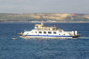 Bozcaada'da feribot seferlerine fırtına engeli