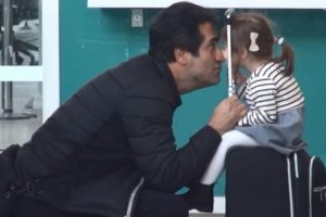 Mahsun Kırmızıg&uuml;l, kızı Lavin'i b&ouml;yle eğlendirdi