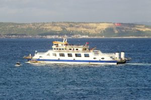 G&ouml;k&ccedil;eada'da feribot seferlerine fırtına engeli