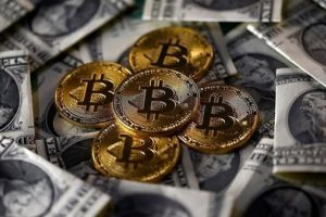 Bitcoin milyoneri paralarını dağıtıyor!