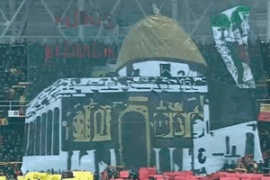 Yeni Malatyaspor taraftarından Kud&uuml;s koreografisi